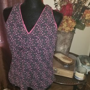 3$20 Super cute ladies floral old navy  tank